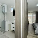 Popandrock Sleeps 5 With Parking Задар