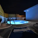 Popandrock Sleeps 5 With Parking Вилла Задар