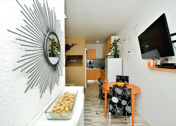 Villa Popandrock Sleeps 5 With Parking