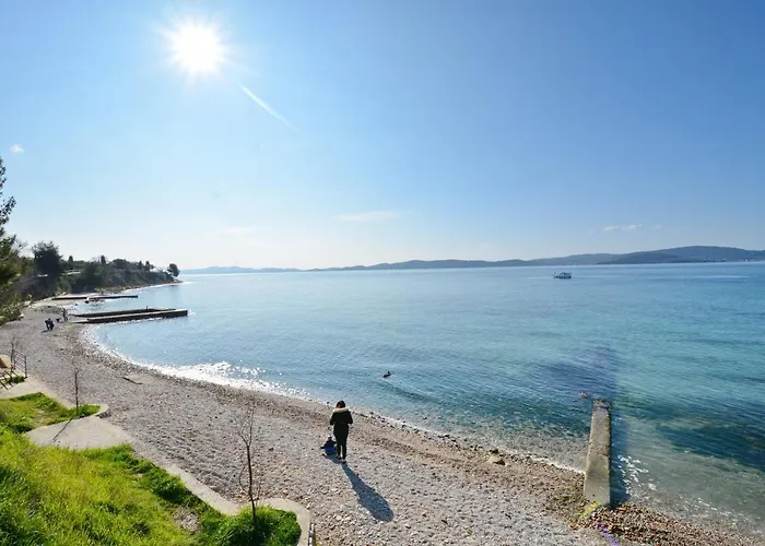 Popandrock Sleeps 5 With Parking Villa *