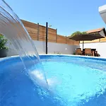 Popandrock Sleeps 5 With Parking
