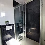Popandrock Sleeps 5 With Parking Βίλα *