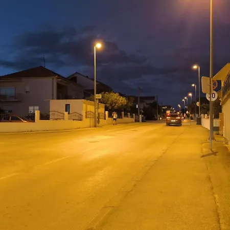 Popandrock Sleeps 5 With Parking *