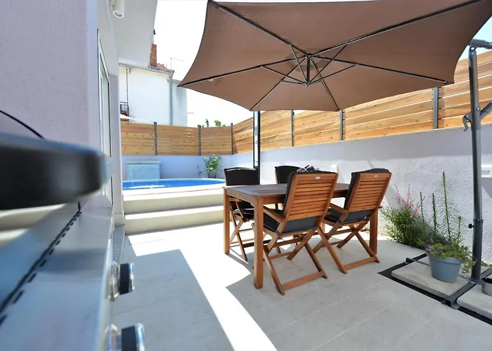 Popandrock Sleeps 5 With Parking Villa Zadar