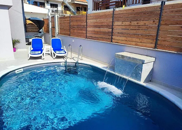 Popandrock Sleeps 5 With Parking