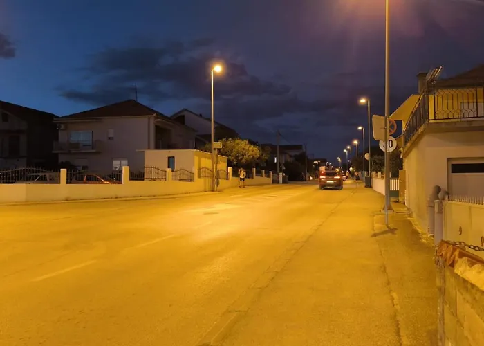 Popandrock Sleeps 5 With Parking *